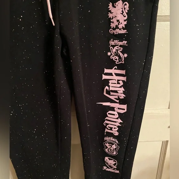 Women's Harry Potter Sweatpants Pink And Black Hufflepuff Gryffindor Ravenclaw - Picture 3 of 5